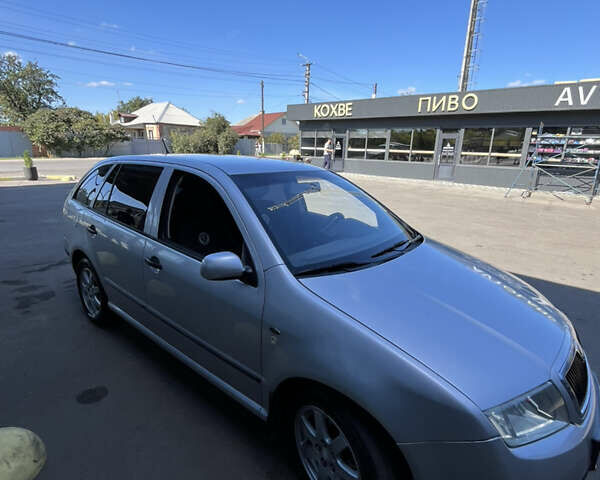 Сірий Шкода Фабія, об'ємом двигуна 1.4 л та пробігом 273 тис. км за 3999 $, фото 1 на Automoto.ua
