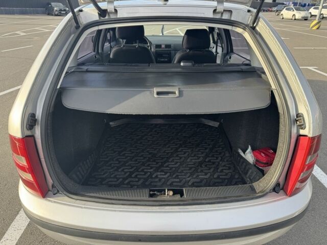 Серый Шкода Фабия, объемом двигателя 1.4 л и пробегом 259 тыс. км за 3400 $, фото 10 на Automoto.ua