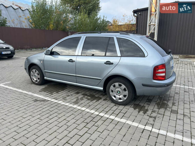 Сірий Шкода Фабія, об'ємом двигуна 1.39 л та пробігом 210 тис. км за 4500 $, фото 4 на Automoto.ua