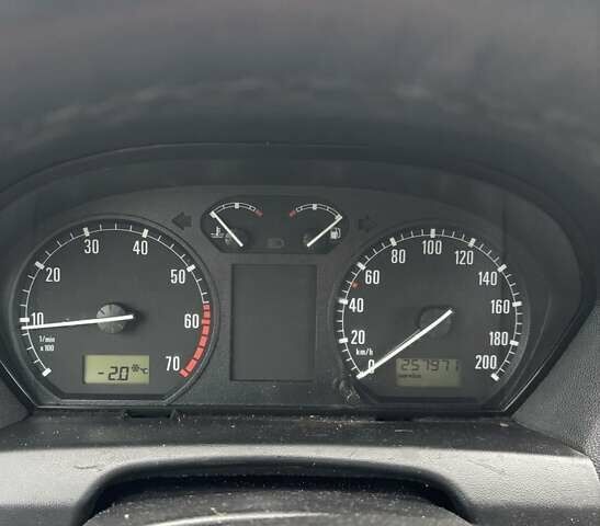 Серый Шкода Фабия, объемом двигателя 1.39 л и пробегом 257 тыс. км за 3750 $, фото 8 на Automoto.ua