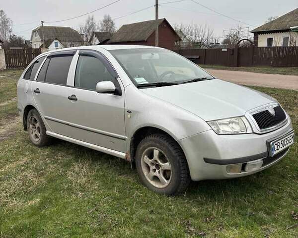 Серый Шкода Фабия, объемом двигателя 1.39 л и пробегом 257 тыс. км за 3750 $, фото 1 на Automoto.ua