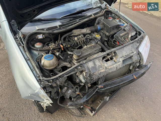 Серый Шкода Фабия, объемом двигателя 1.4 л и пробегом 300 тыс. км за 1850 $, фото 25 на Automoto.ua