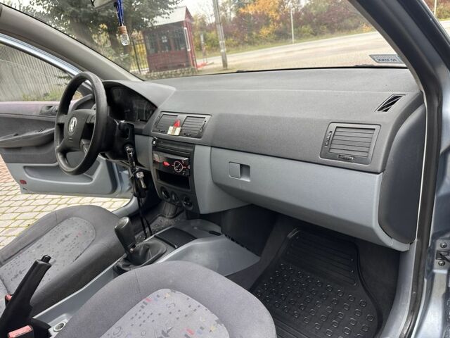 Сірий Шкода Фабія, об'ємом двигуна 1.4 л та пробігом 295 тис. км за 2900 $, фото 13 на Automoto.ua