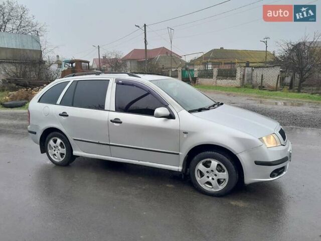 Серый Шкода Фабия, объемом двигателя 1.39 л и пробегом 250 тыс. км за 2200 $, фото 2 на Automoto.ua
