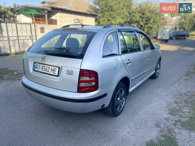 Сірий Шкода Фабія, об'ємом двигуна 1.39 л та пробігом 239 тис. км за 3900 $, фото 1 на Automoto.ua