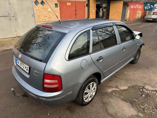 Серый Шкода Фабия, объемом двигателя 1.4 л и пробегом 300 тыс. км за 1850 $, фото 16 на Automoto.ua