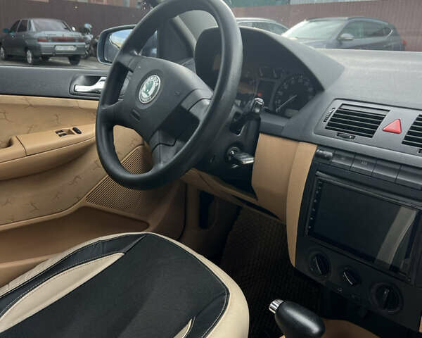 Сірий Шкода Фабія, об'ємом двигуна 1.39 л та пробігом 210 тис. км за 4500 $, фото 9 на Automoto.ua