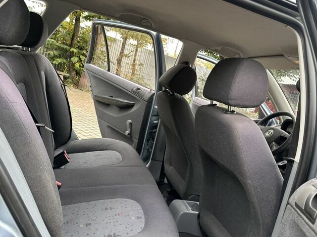 Сірий Шкода Фабія, об'ємом двигуна 1.4 л та пробігом 295 тис. км за 2900 $, фото 14 на Automoto.ua