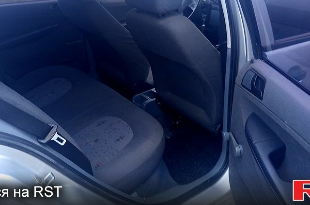 Сірий Шкода Фабія, об'ємом двигуна 1.4 л та пробігом 254 тис. км за 4000 $, фото 6 на Automoto.ua