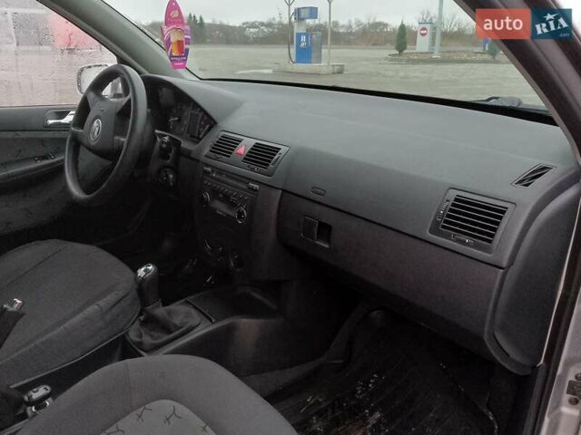 Сірий Шкода Фабія, об'ємом двигуна 1.39 л та пробігом 195 тис. км за 3400 $, фото 13 на Automoto.ua