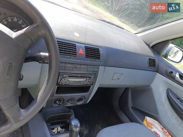 Серый Шкода Фабия, объемом двигателя 1.4 л и пробегом 305 тыс. км за 2899 $, фото 6 на Automoto.ua