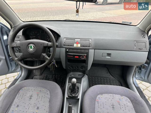 Серый Шкода Фабия, объемом двигателя 1.4 л и пробегом 295 тыс. км за 2750 $, фото 14 на Automoto.ua