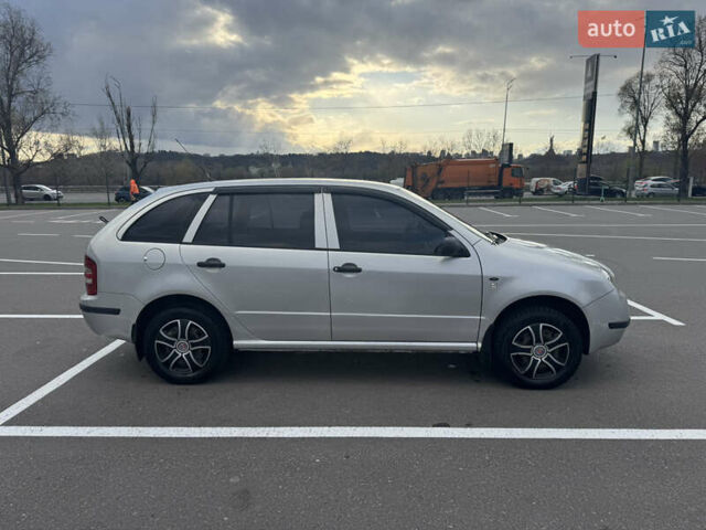 Серый Шкода Фабия, объемом двигателя 1.4 л и пробегом 259 тыс. км за 3400 $, фото 3 на Automoto.ua