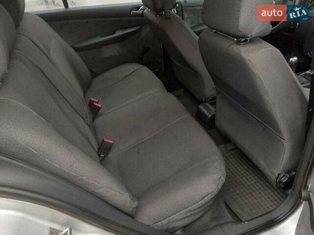 Сірий Шкода Фабія, об'ємом двигуна 1.39 л та пробігом 195 тис. км за 3400 $, фото 11 на Automoto.ua