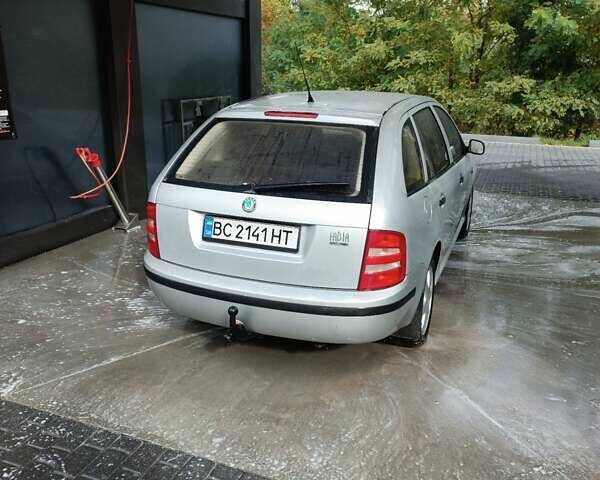 Серый Шкода Фабия, объемом двигателя 1.4 л и пробегом 260 тыс. км за 3200 $, фото 7 на Automoto.ua