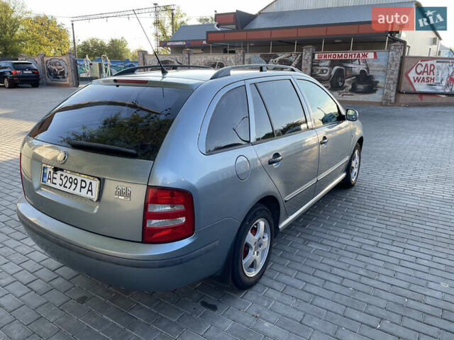 Серый Шкода Фабия, объемом двигателя 1.4 л и пробегом 242 тыс. км за 4200 $, фото 5 на Automoto.ua