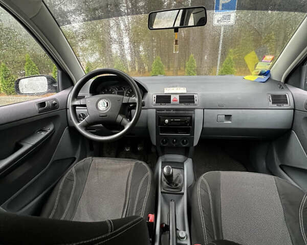 Серый Шкода Фабия, объемом двигателя 1.4 л и пробегом 315 тыс. км за 3250 $, фото 6 на Automoto.ua