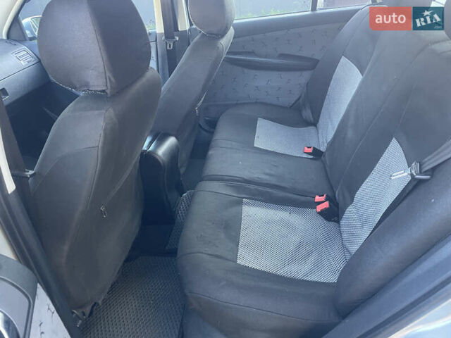 Сірий Шкода Фабія, об'ємом двигуна 1.39 л та пробігом 239 тис. км за 3900 $, фото 5 на Automoto.ua