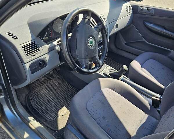 Сірий Шкода Фабія, об'ємом двигуна 1.39 л та пробігом 175 тис. км за 3500 $, фото 11 на Automoto.ua