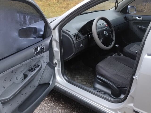 Сірий Шкода Фабія, об'ємом двигуна 1.4 л та пробігом 219 тис. км за 3350 $, фото 12 на Automoto.ua