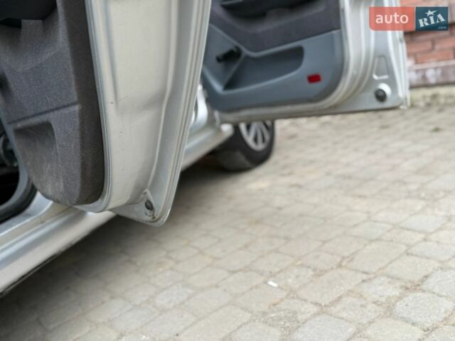Серый Шкода Фабия, объемом двигателя 1.4 л и пробегом 250 тыс. км за 2650 $, фото 7 на Automoto.ua