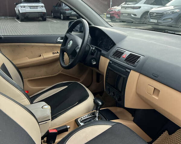 Сірий Шкода Фабія, об'ємом двигуна 1.39 л та пробігом 210 тис. км за 4500 $, фото 8 на Automoto.ua