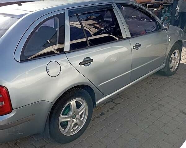 Сірий Шкода Фабія, об'ємом двигуна 1.4 л та пробігом 328 тис. км за 3000 $, фото 2 на Automoto.ua