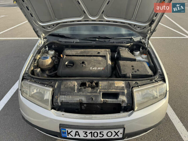 Серый Шкода Фабия, объемом двигателя 1.4 л и пробегом 259 тыс. км за 3400 $, фото 8 на Automoto.ua