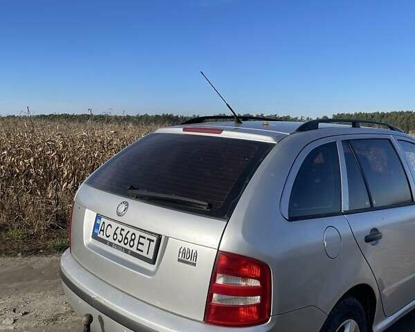 Сірий Шкода Фабія, об'ємом двигуна 1.4 л та пробігом 291 тис. км за 3050 $, фото 5 на Automoto.ua