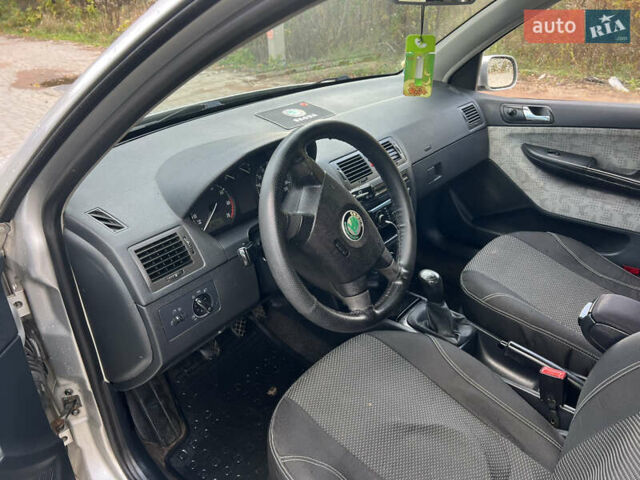 Шкода Фабия 2003 в Житомире на Automoto.ua Серый Шкода Фабия, объемом двигателя 1.2 л и пробегом 295 тыс. км за 2850 $, фото 27 на Automoto.ua