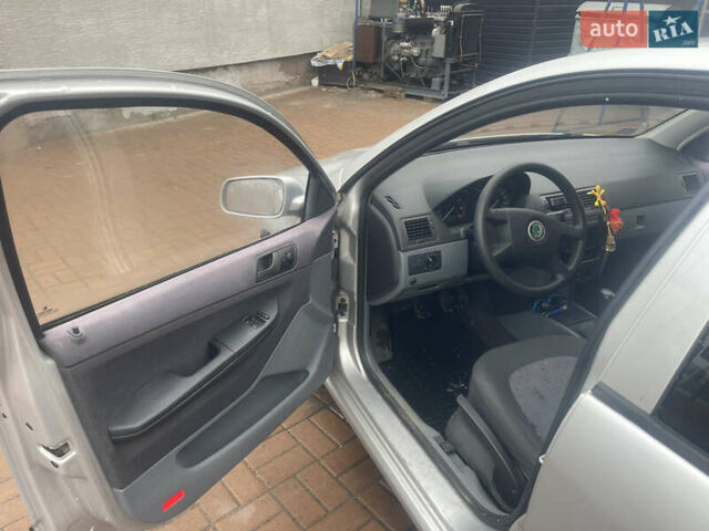 Сірий Шкода Фабія, об'ємом двигуна 1.4 л та пробігом 255 тис. км за 3200 $, фото 25 на Automoto.ua