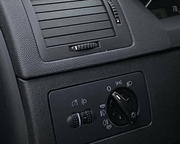 Серый Шкода Фабия, объемом двигателя 1.39 л и пробегом 276 тыс. км за 3999 $, фото 46 на Automoto.ua