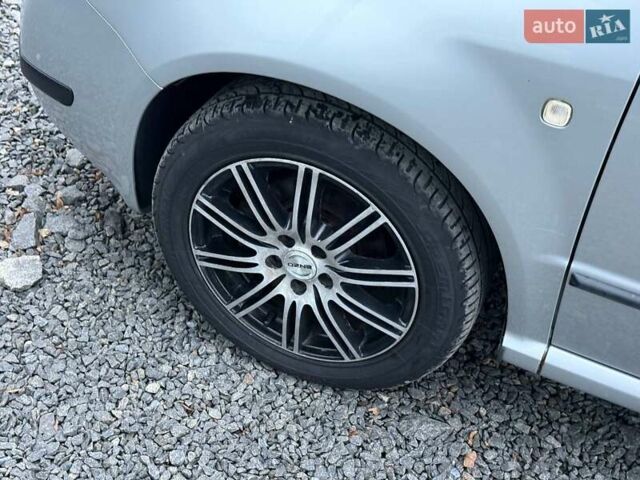 Серый Шкода Фабия, объемом двигателя 1.39 л и пробегом 239 тыс. км за 3500 $, фото 14 на Automoto.ua