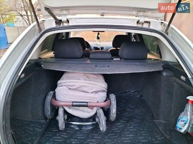 Шкода Фабия 2003 в Днепре (Днепропетровске) на Automoto.ua Серый Шкода Фабия, объемом двигателя 1.39 л и пробегом 210 тыс. км за 4600 $, фото 10 на Automoto.ua