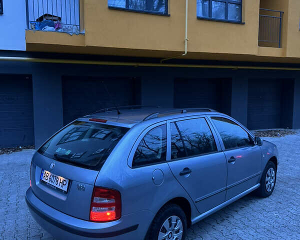 Серый Шкода Фабия, объемом двигателя 1.39 л и пробегом 211 тыс. км за 3799 $, фото 3 на Automoto.ua