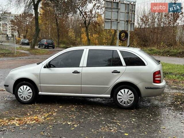 Шкода Фабия 2003 в Львове на Automoto.ua Серый Шкода Фабия, объемом двигателя 1.39 л и пробегом 167 тыс. км за 3150 $, фото 8 на Automoto.ua