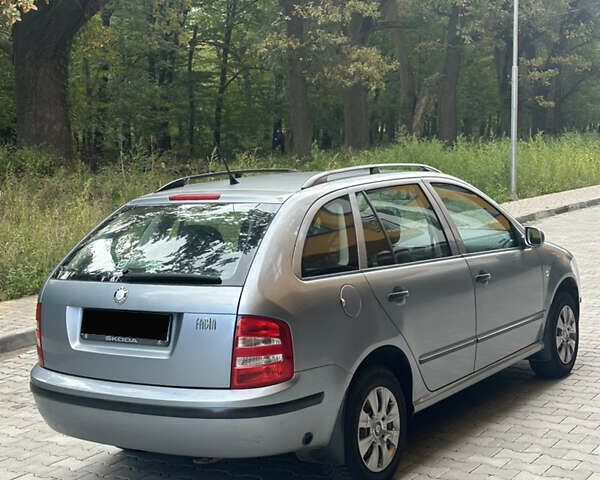Серый Шкода Фабия, объемом двигателя 1.39 л и пробегом 210 тыс. км за 3650 $, фото 7 на Automoto.ua