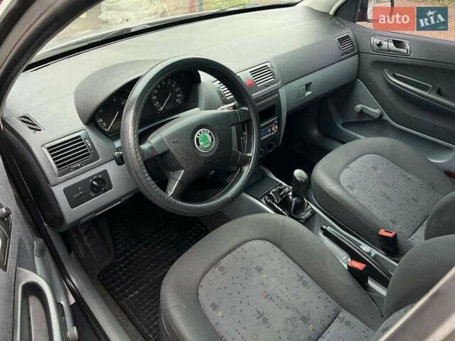 Шкода Фабия 2003 в Львове на Automoto.ua Серый Шкода Фабия, объемом двигателя 1.39 л и пробегом 167 тыс. км за 3150 $, фото 20 на Automoto.ua