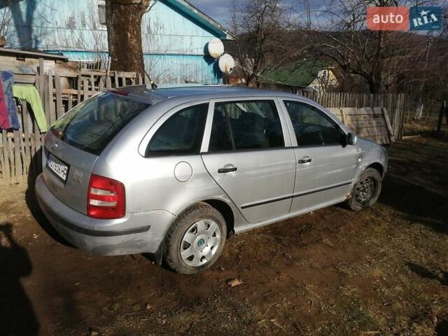 Серый Шкода Фабия, объемом двигателя 1.9 л и пробегом 441 тыс. км за 3100 $, фото 2 на Automoto.ua
