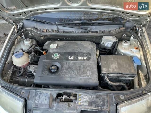 Сірий Шкода Фабія, об'ємом двигуна 1.4 л та пробігом 291 тис. км за 3050 $, фото 6 на Automoto.ua