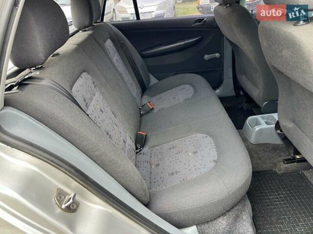 Шкода Фабия 2003 в Львове на Automoto.ua Серый Шкода Фабия, объемом двигателя 1.39 л и пробегом 167 тыс. км за 3150 $, фото 22 на Automoto.ua