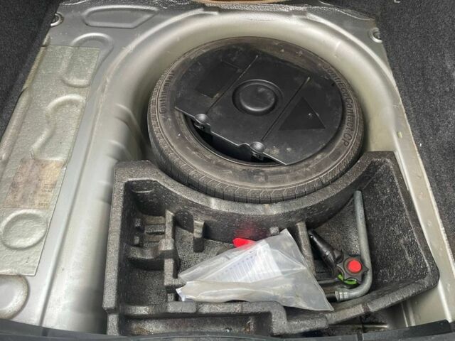 Серый Шкода Фабия, объемом двигателя 1.4 л и пробегом 252 тыс. км за 4200 $, фото 13 на Automoto.ua