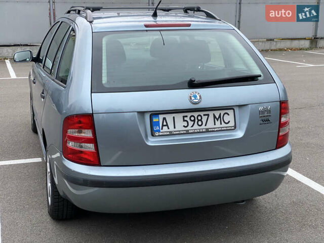 Серый Шкода Фабия, объемом двигателя 1.39 л и пробегом 276 тыс. км за 3999 $, фото 4 на Automoto.ua