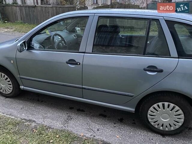Сірий Шкода Фабія, об'ємом двигуна 1.39 л та пробігом 185 тис. км за 4000 $, фото 4 на Automoto.ua