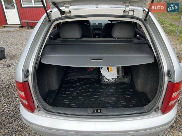 Шкода Фабия 2003 в Львове на Automoto.ua Серый Шкода Фабия, объемом двигателя 1.39 л и пробегом 167 тыс. км за 3150 $, фото 17 на Automoto.ua
