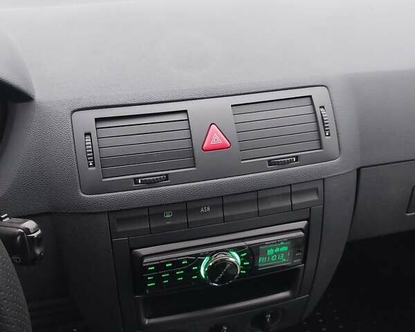 Сірий Шкода Фабія, об'ємом двигуна 1.39 л та пробігом 277 тис. км за 4400 $, фото 28 на Automoto.ua