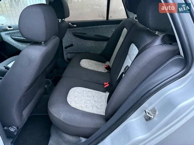 Серый Шкода Фабия, объемом двигателя 1.39 л и пробегом 239 тыс. км за 3500 $, фото 17 на Automoto.ua