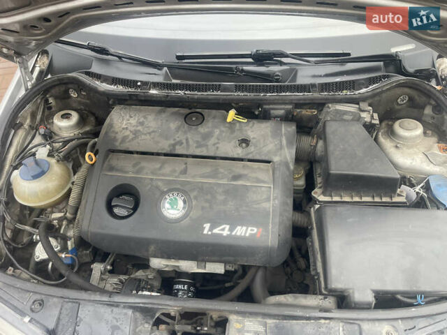Сірий Шкода Фабія, об'ємом двигуна 1.4 л та пробігом 255 тис. км за 3200 $, фото 33 на Automoto.ua