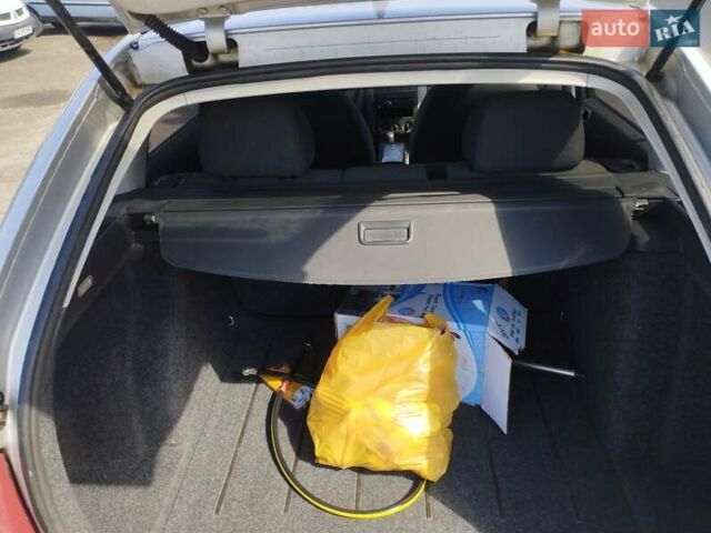 Сірий Шкода Фабія, об'ємом двигуна 1.39 л та пробігом 202 тис. км за 3800 $, фото 3 на Automoto.ua