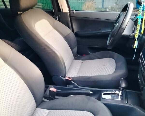 Шкода Фабия 2003 в Днепре (Днепропетровске) на Automoto.ua Серый Шкода Фабия, объемом двигателя 1.39 л и пробегом 210 тыс. км за 4600 $, фото 7 на Automoto.ua